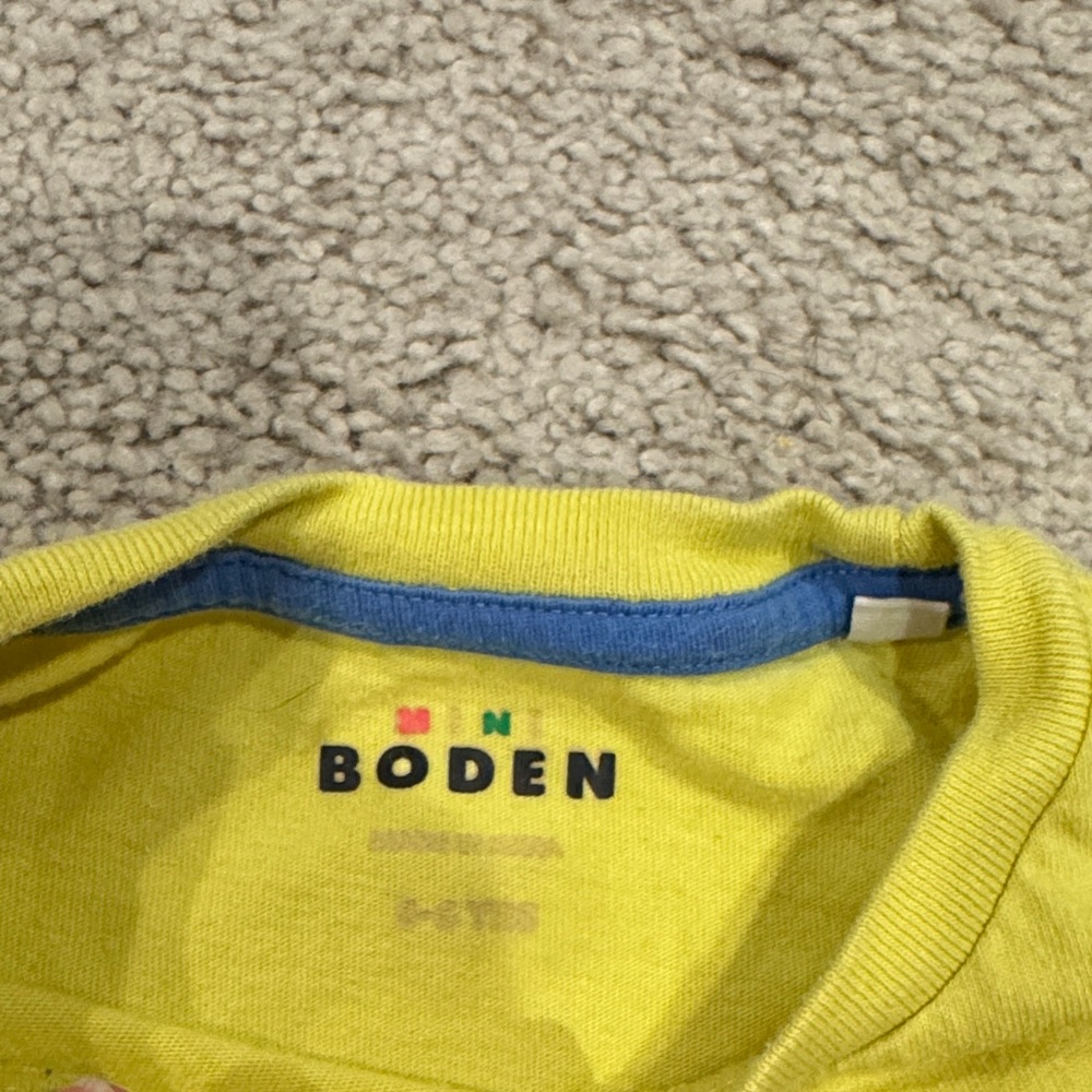 Mini Boden Easter shirt with appliqué Tractor and Bunny Design - Picture 4 of 4